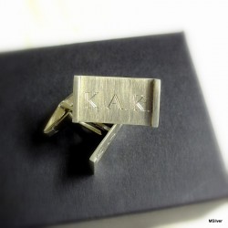 34. Srebrne spinki do mankietów z monogramem