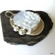 384. Srebrny wisiorek z chalcedonem